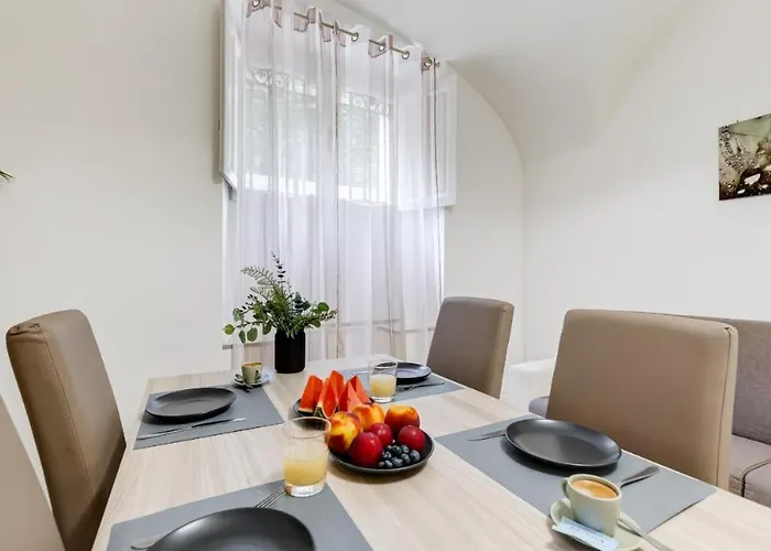 Borghese Modern Apartment